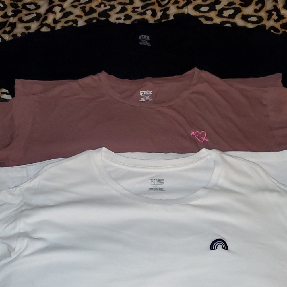 Bundle of 3 tee's.